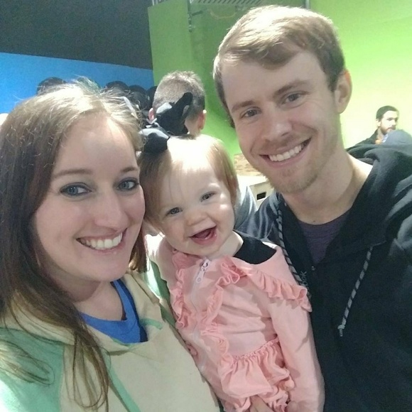 Meet your Posher, Nicole - Picture 3 of 3